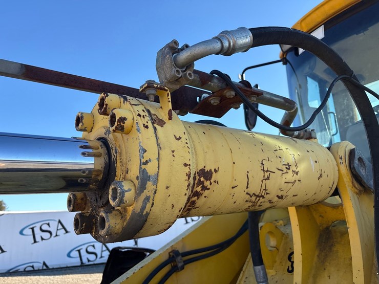 new-holland-190-image-22