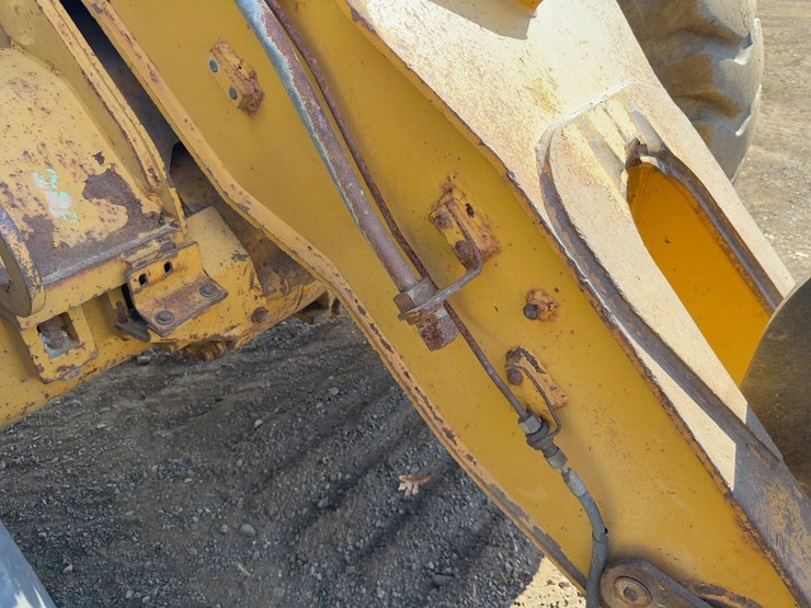 2010-caterpillar-930h-image-13