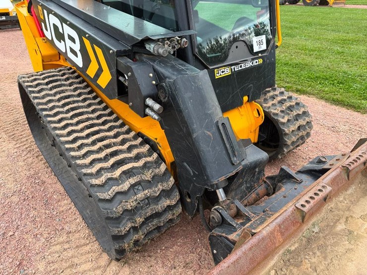 jcb-3ts-8t-image-17