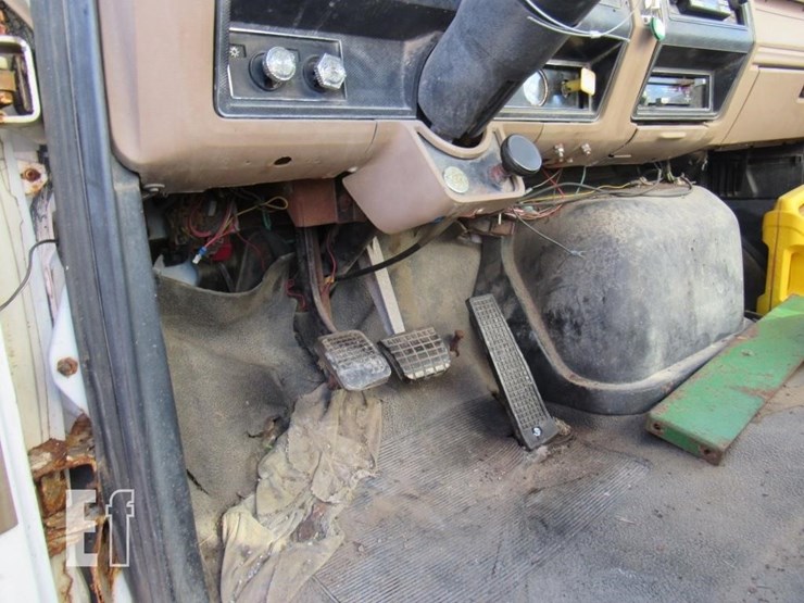 1988-ford-f800-image-39