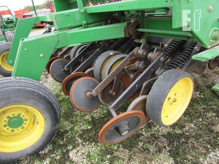 1993-john-deere-750-image-2