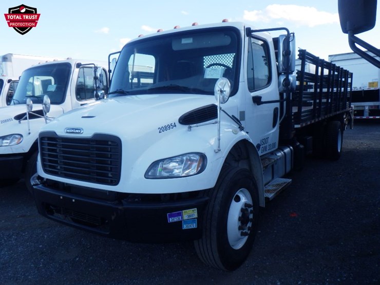 2020-freightliner-m2-106-image-1