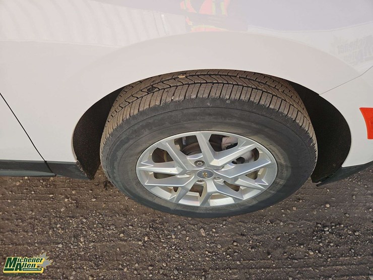 2022-chevrolet-equinox-image-14