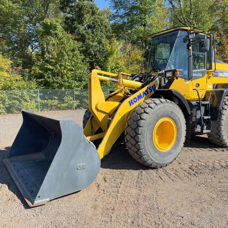 2022 KOMATSU WA200-8