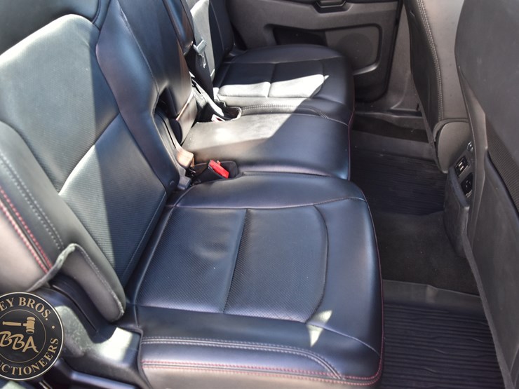 2018-ford-explorer-image-46