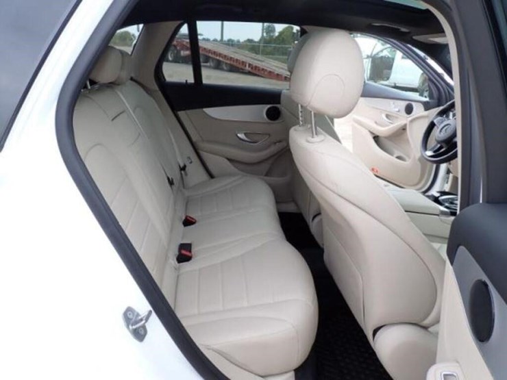2018-mercedes-benz-glc300-image-30