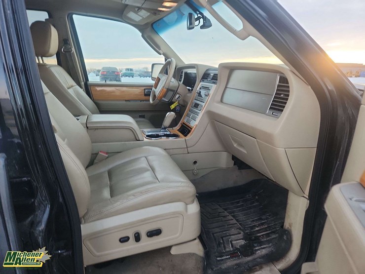 2008-lincoln-navigator-l-image-17