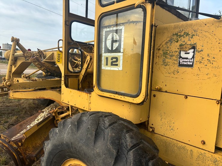 caterpillar-12-image-20