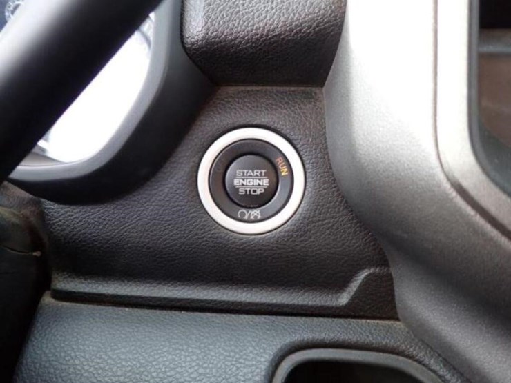 2019-dodge-ram-3500-image-18