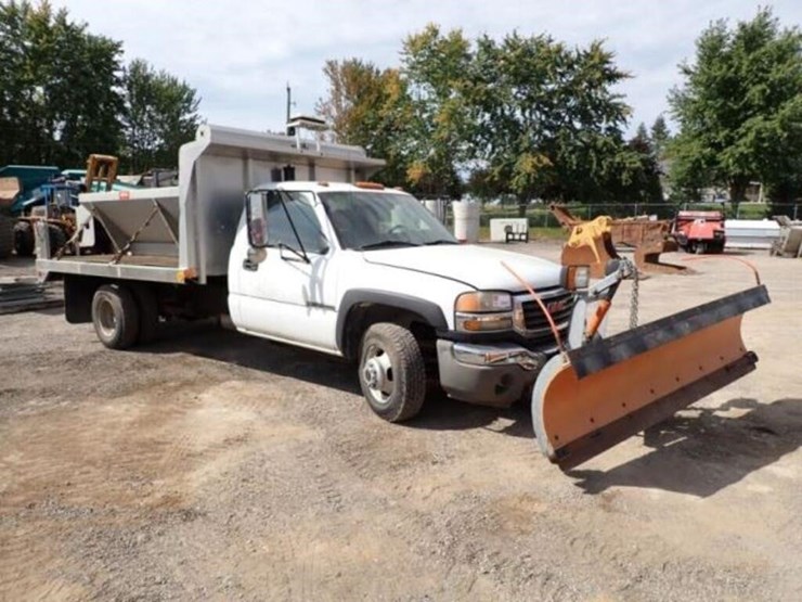 2005-gmc-sierra-3500-image-3