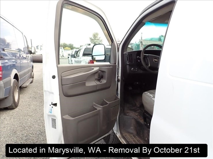 2011-chevrolet-express-2500-image-2