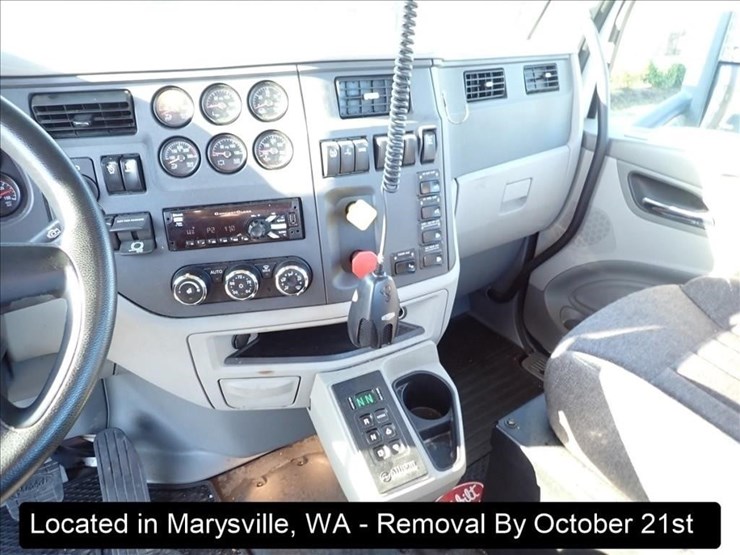 2019-peterbilt-567-image-14