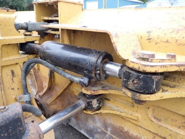 2013-caterpillar-d6n-xl-image-35