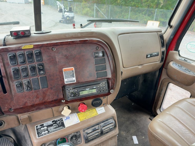 2005-mack-granite-cv713-image-33
