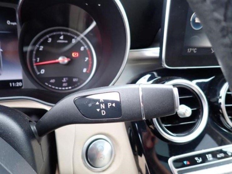 2018-mercedes-benz-glc300-image-16