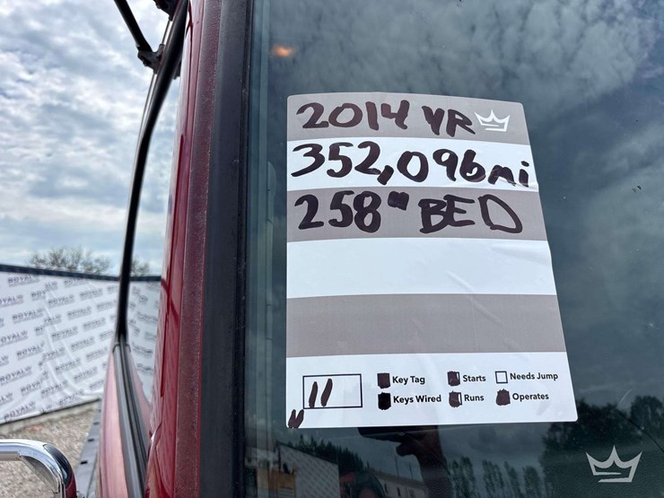 2014-hino-268-image-34