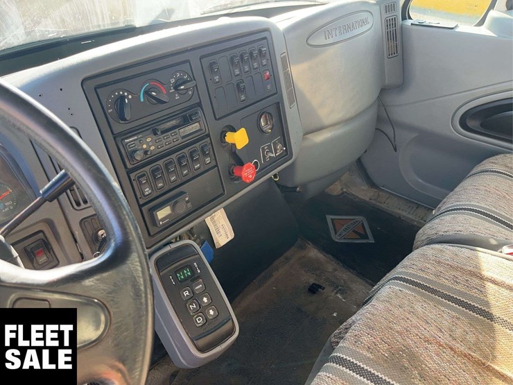 2007-international-workstar-7500-image-17