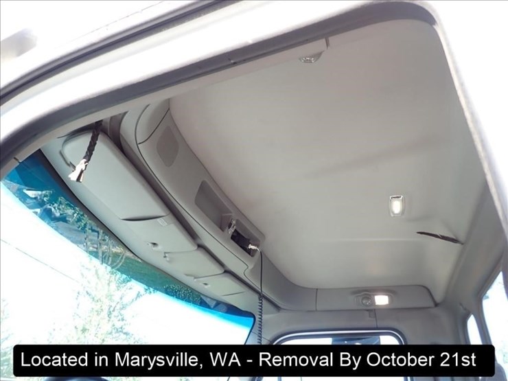 2019-peterbilt-567-image-12