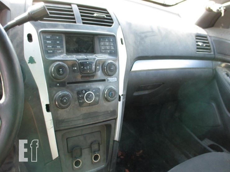 2015-ford-explorer-image-9