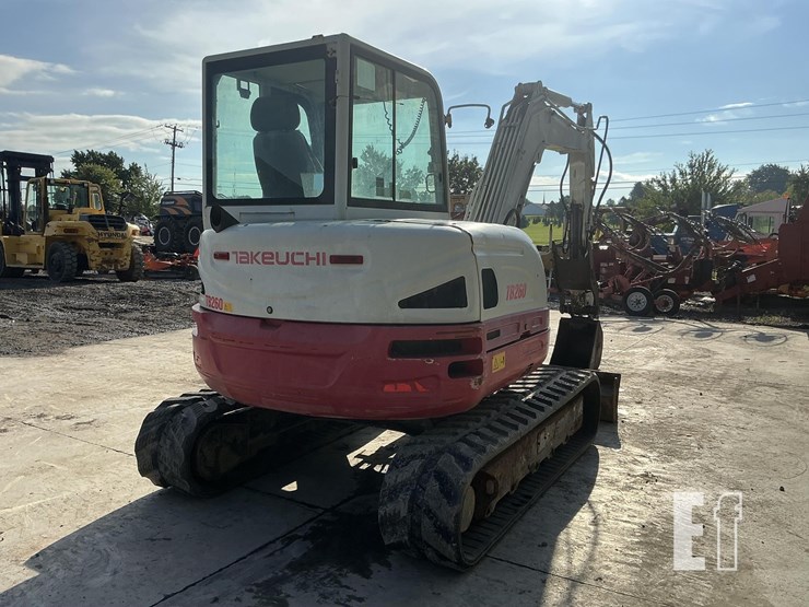 2018-takeuchi-tb260-image-4