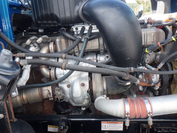 2022-western-star-5700xe-image-25