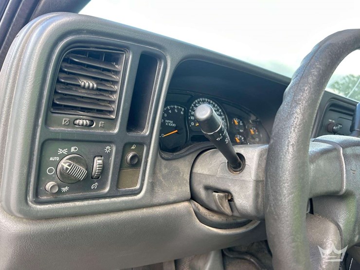 2006-gmc-sierra-2500-image-15