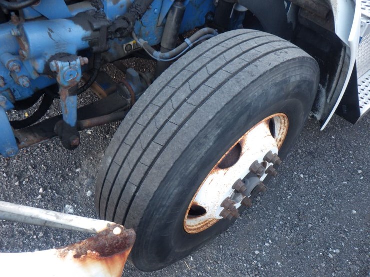 2014-kenworth-t370-image-18