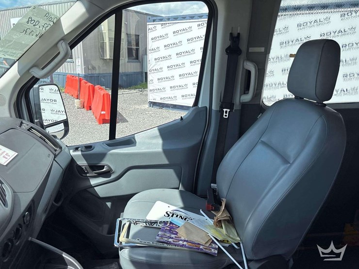 2019-ford-transit-image-14