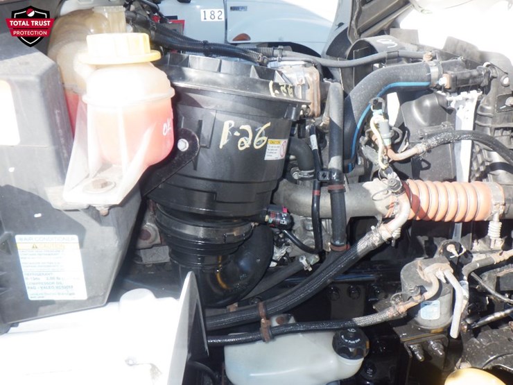 2020-freightliner-m2-106-image-17