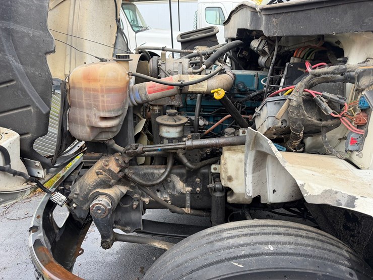 international-durastar-4400-image-48