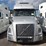 2022-volvo-vnl860-image-2