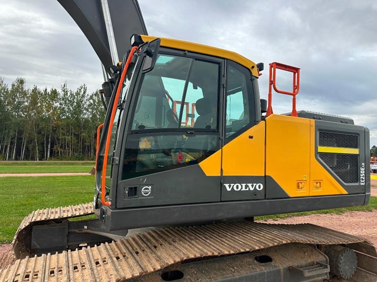 volvo-ec250e-lr-image-26