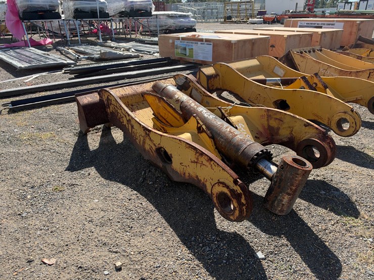 caterpillar-323-image-5