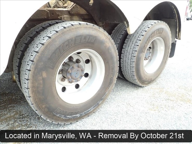 1993-peterbilt-378-image-12