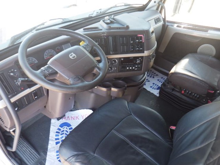 2018-volvo-vnl780-image-20