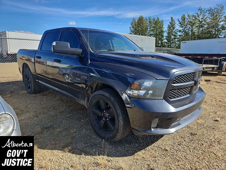 2019-ram-1500-classic-image-2