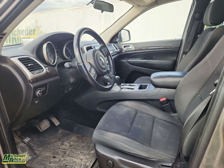 2012-jeep-grand-cherokee-image-12