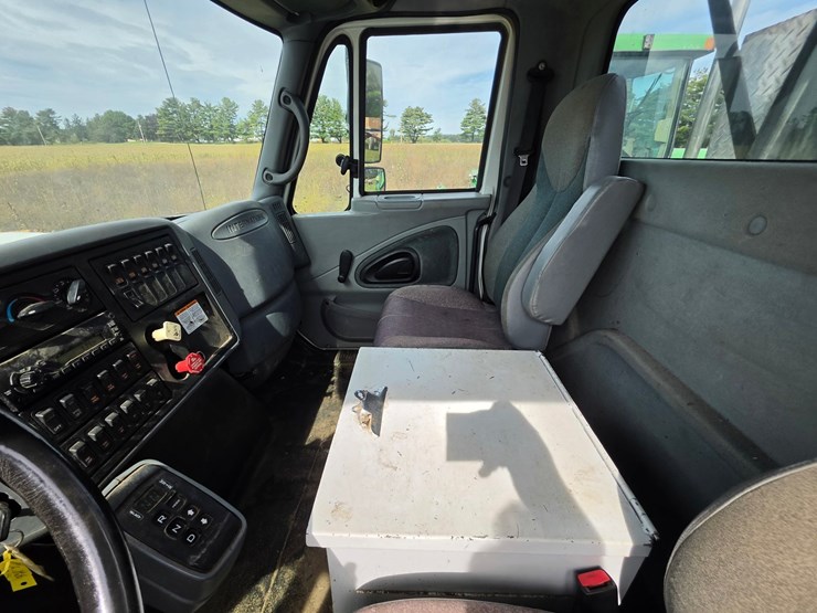 2007-international-durastar-4400-image-37