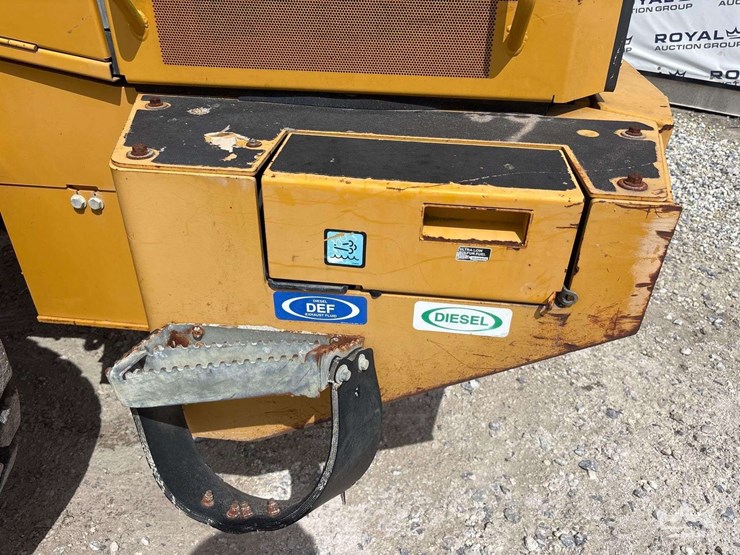 2017-deere-524k-image-38