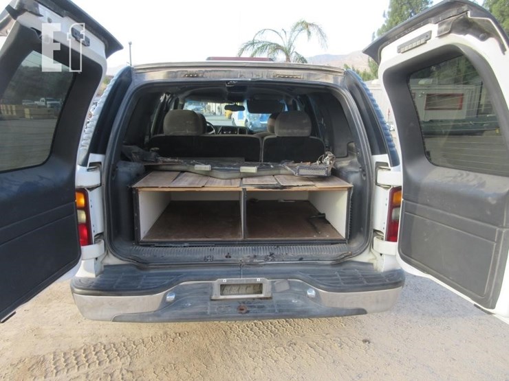 2001-chevrolet-tahoe-image-15