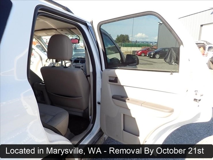 2010-ford-escape-image-8