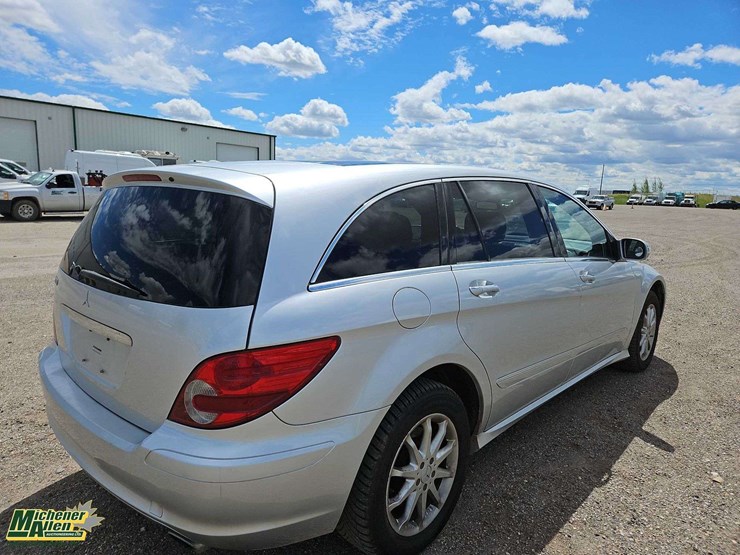 2006-mercedes-benz-r-class-r350-awd-4dr-wagon-image-4