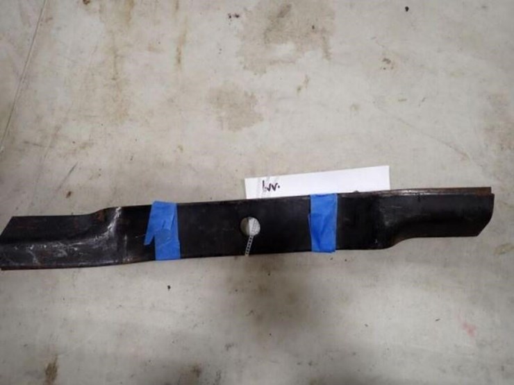 qty-of-2-19"-lawn-mower-blades-image-2