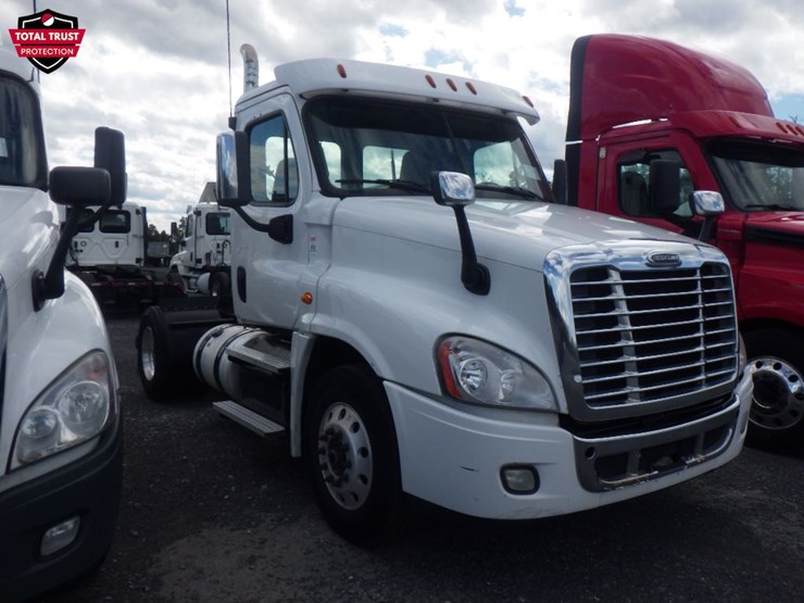 2020-freightliner-cascadia-125-image-3