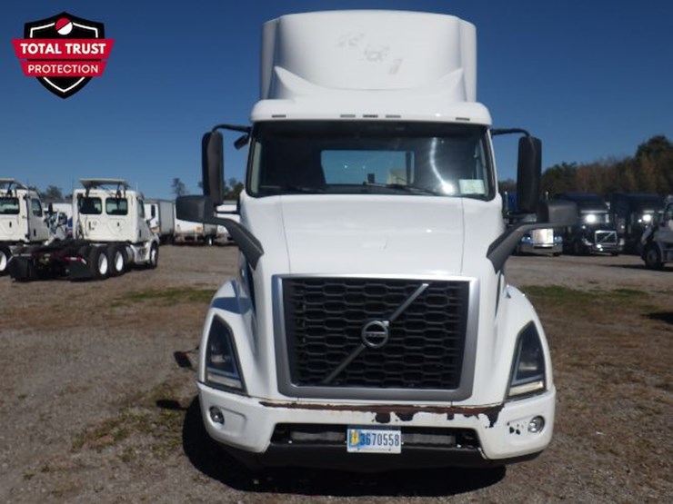2019-volvo-vnr300-image-2