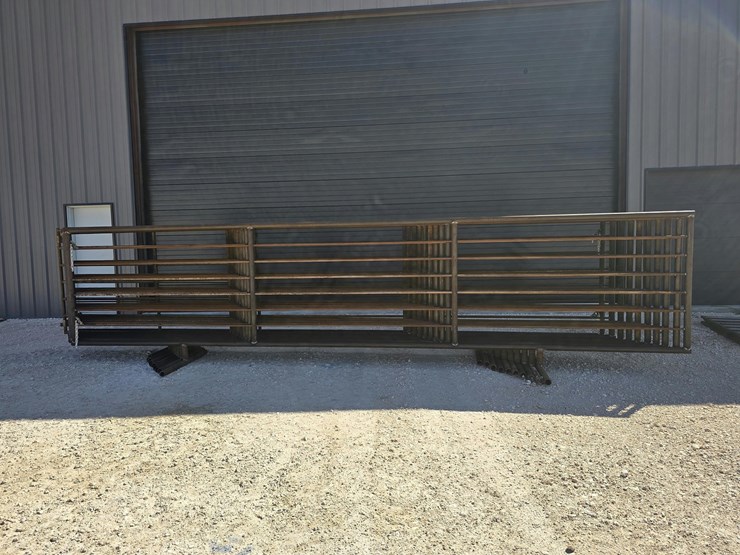 (10)-24ft-free-standing-panels--1-w/-10ft-welded-on-gate-image-3