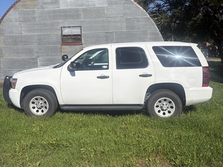 2010-chevrolet-tahoe-image-1