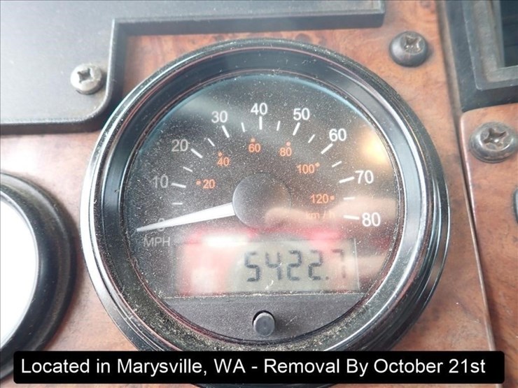 2003-peterbilt-330-image-22