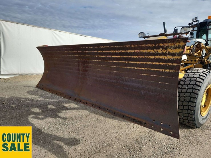 2015-caterpillar-140m-image-25