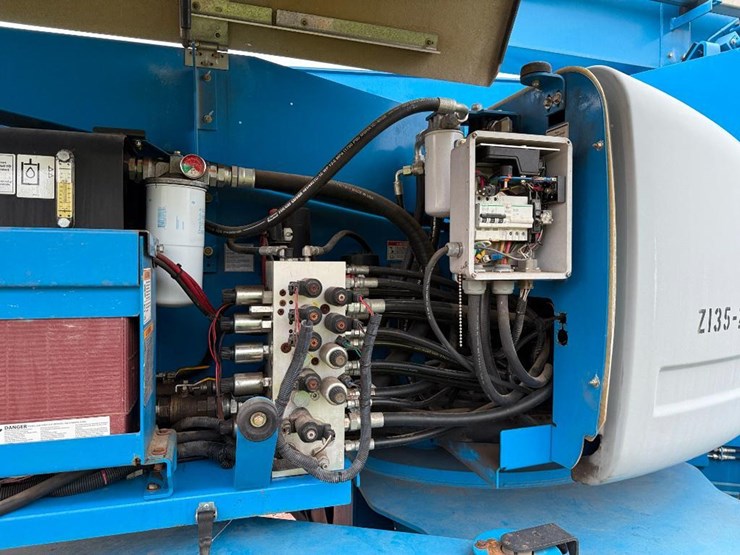 genie-zx135/70-image-39